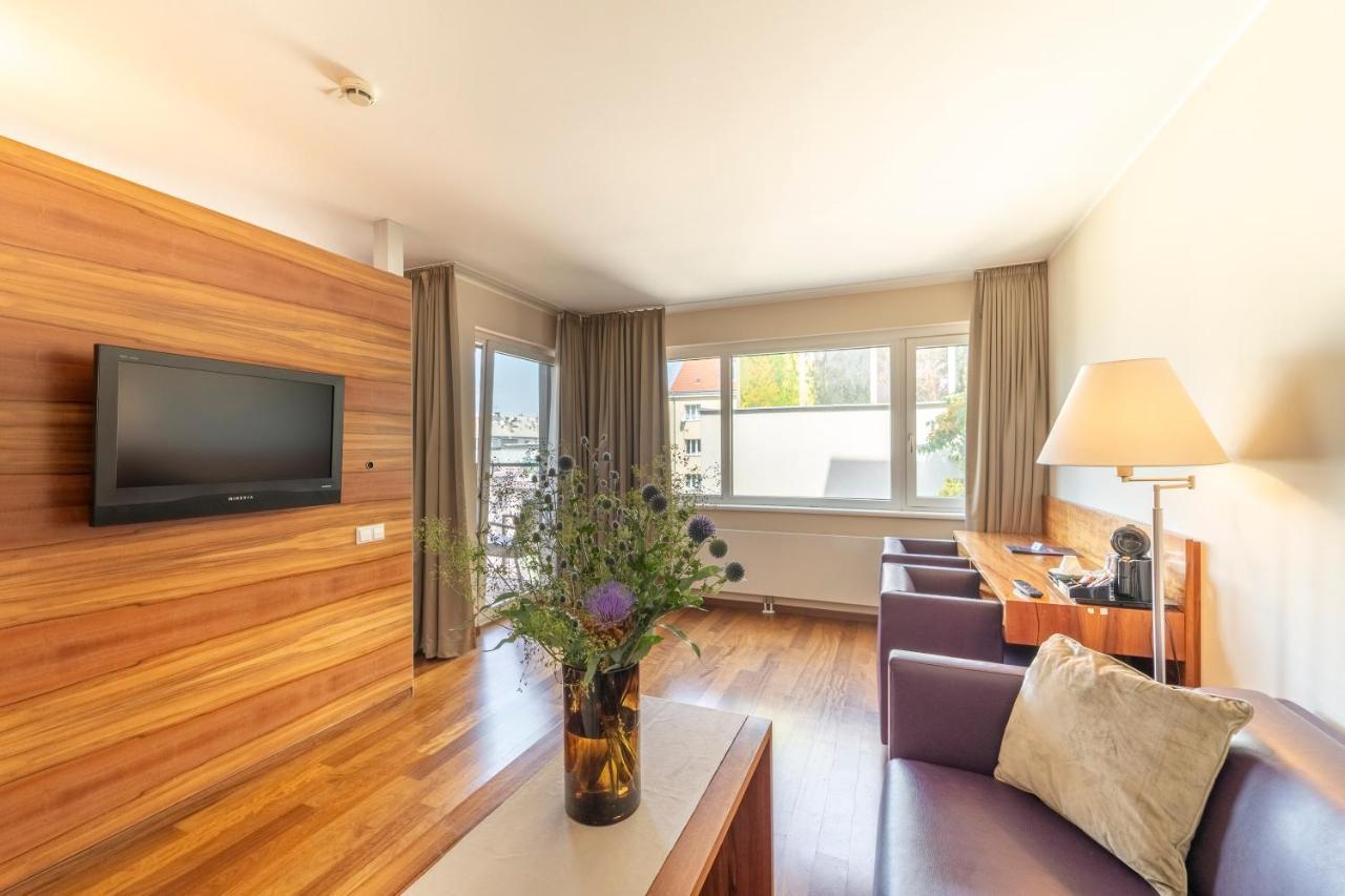 Pakat Suites Vienna Exterior photo