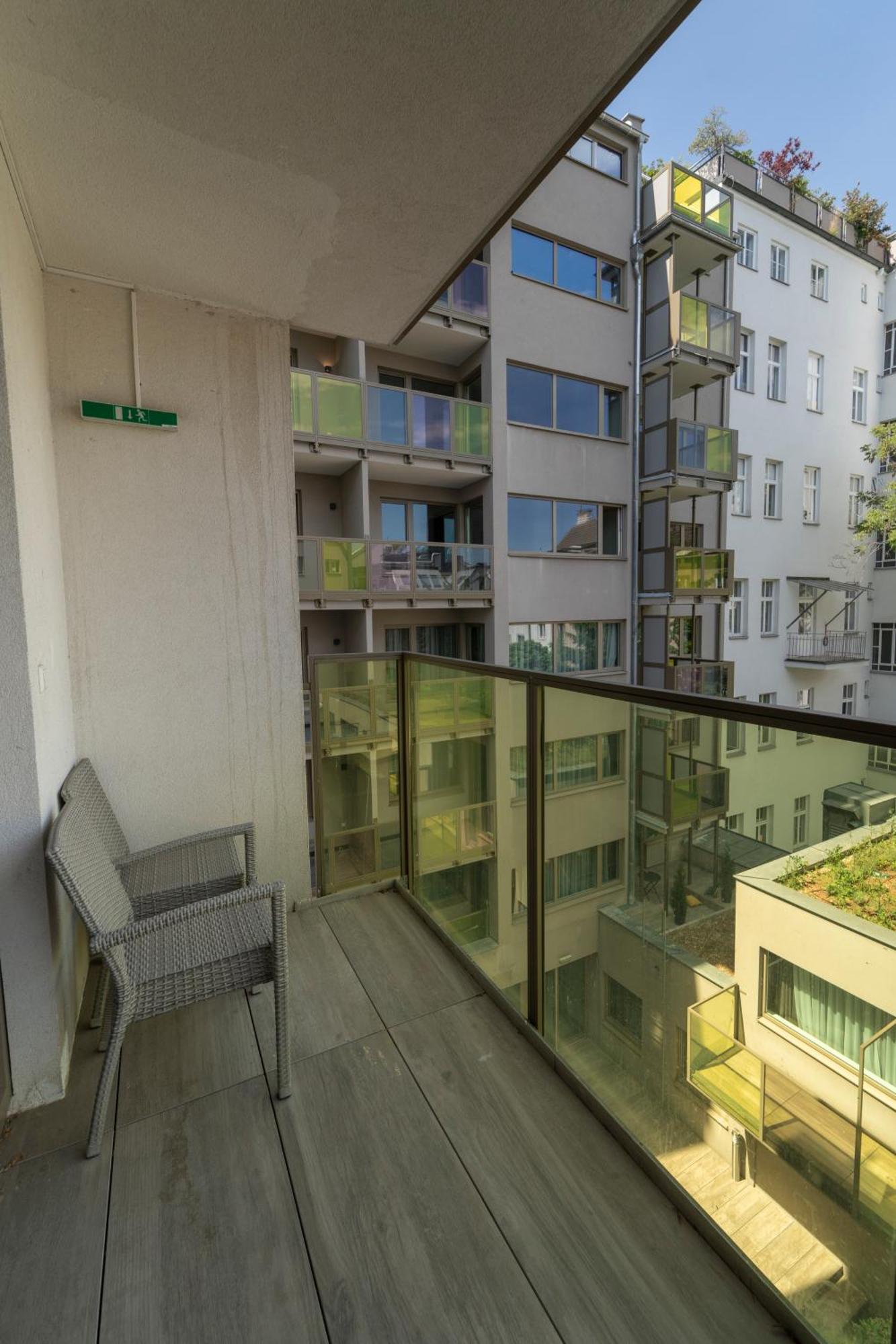 Pakat Suites Vienna Exterior photo